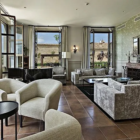 Hotel Casa Anamaria 4*